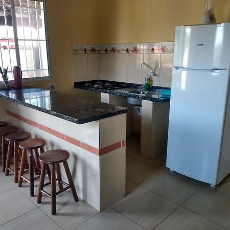 Chale No Condominio Verde Mar Na Praia Da Cocanha Caraguatatuba Kültér fotó